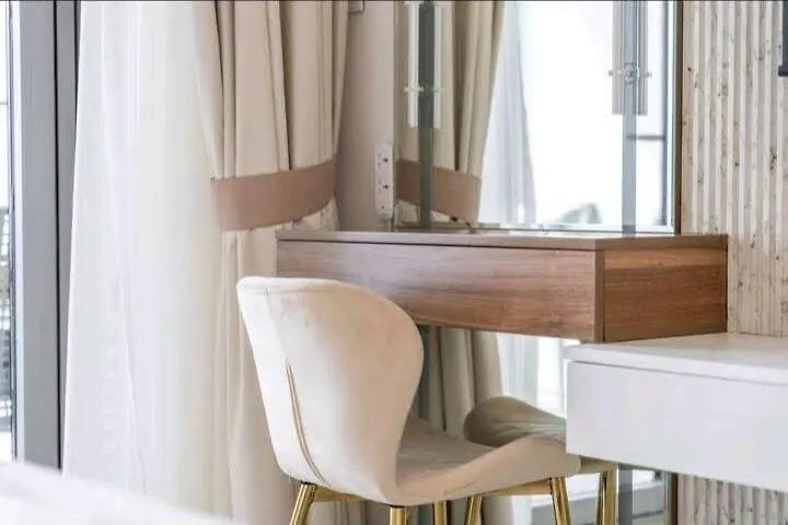 Elegant 4 Bedroom With Panoramic Burj Khalifa Views Dubai Apartment