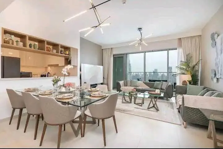 Elegant 4 Bedroom With Panoramic Burj Khalifa Views Dubai Apartment