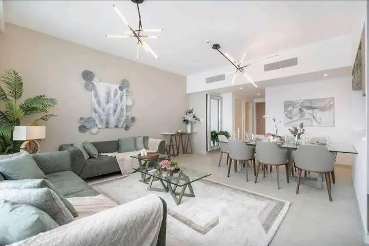 Elegant 4 Bedroom With Panoramic Burj Khalifa Views Dubai