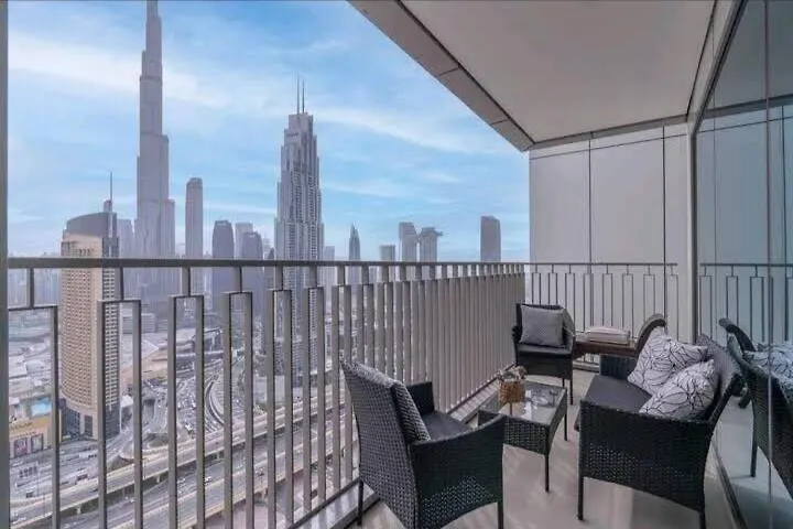 Daire Elegant 4 Bedroom With Panoramic Burj Khalifa Views Dubai