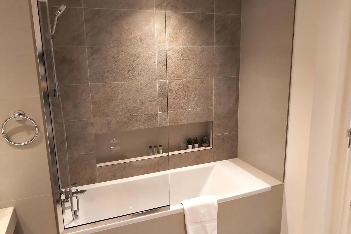 Elegant 4 Bedroom With Panoramic Burj Khalifa Views Dubai Daire